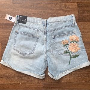 Gap girlfriend denim jean shorts